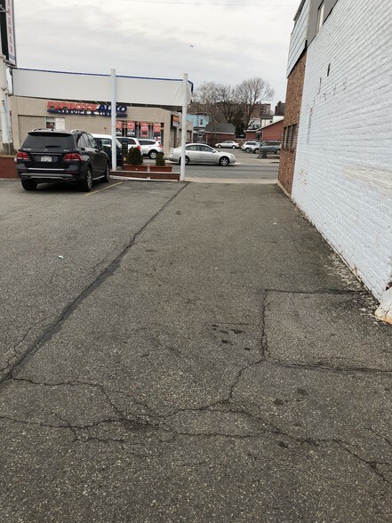 More Photos Of 13940 Hillside Ave, Jamaica Light Manufacturing For Sale