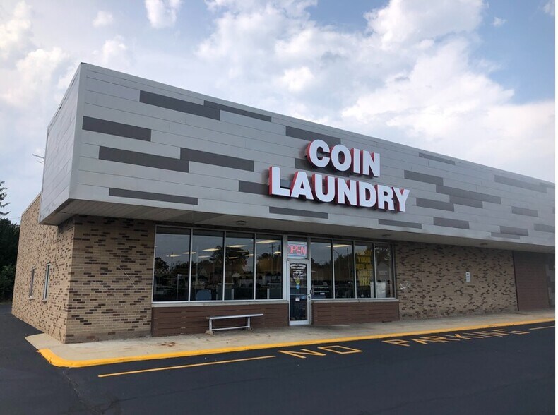 More Photos Of 5801-5885 S Packard Ave, Cudahy Unknown For Lease