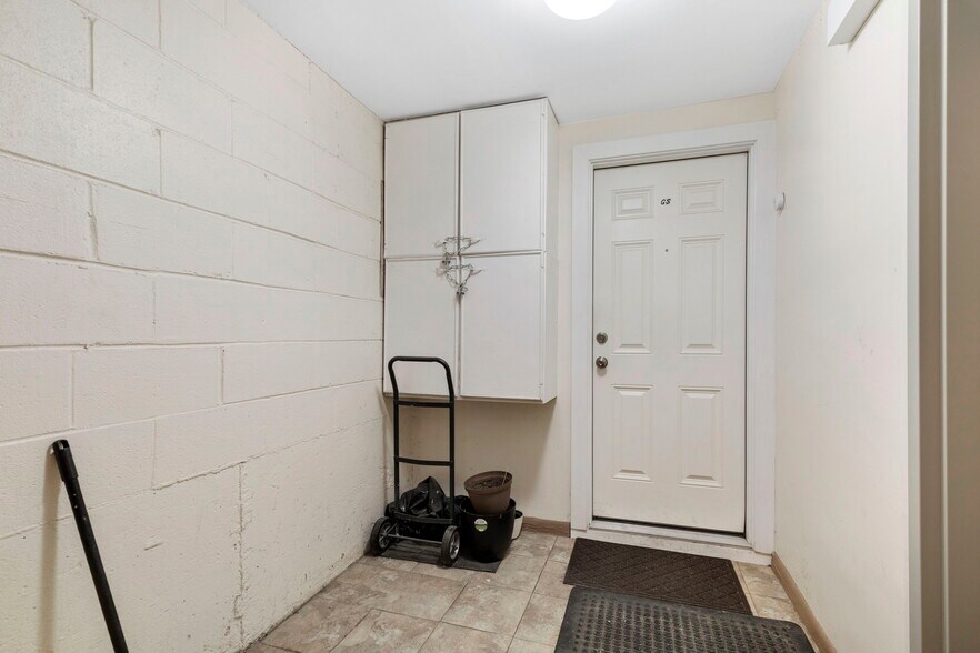 More Photos Of 8813 Dee Rd, Des Plaines Apartments For Sale