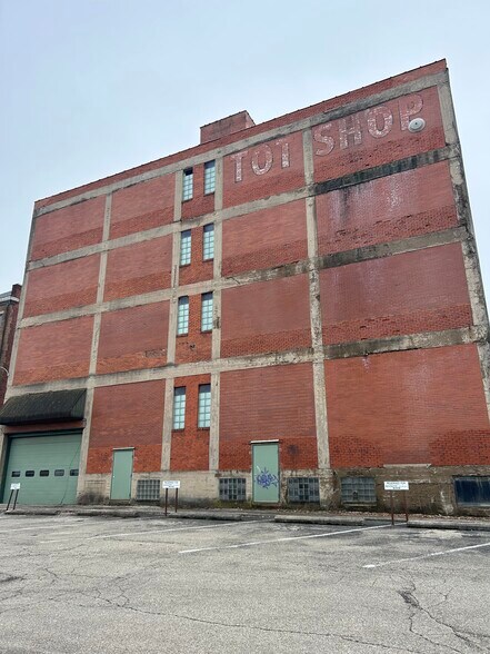 More Photos Of 126-132 E High St, Springfield Office For Sale