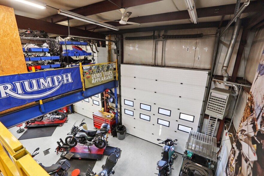 More Photos Of 44 Grassy Plain St, Bethel Storefront For Sale