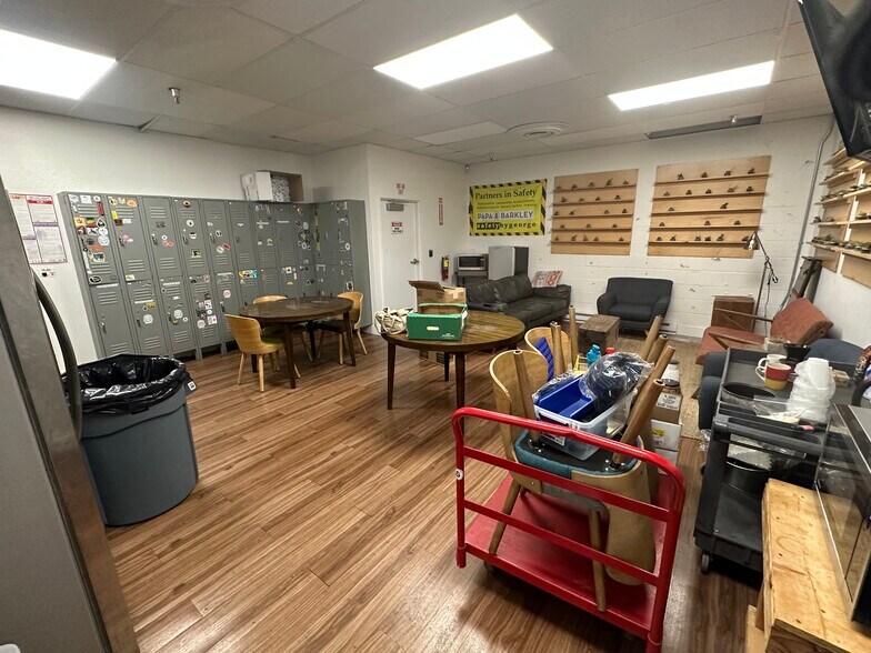 More Photos Of 4325 Broadway St, Eureka Freestanding For Sale