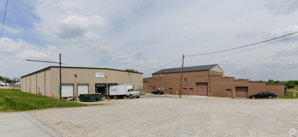 More Photos Of 245 S Watt St, Chillicothe Warehouse For Lease