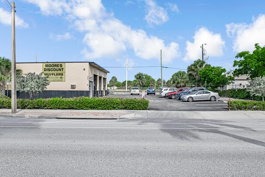 More Photos Of 925 N Federal Hwy, Boynton Beach Auto Repair For Sale