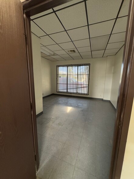 More Photos Of 9245 Glenoaks Blvd, Sun Valley Warehouse For Lease