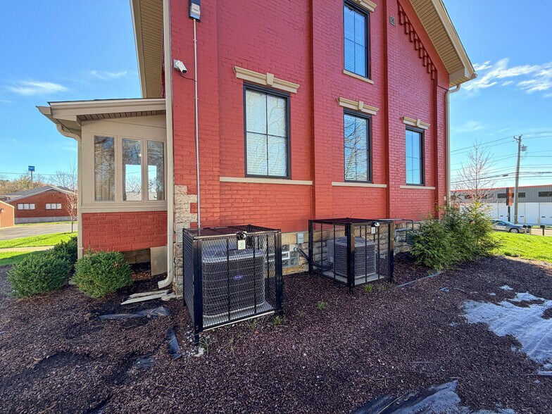 More Photos Of 3772 Hauck Rd, Cincinnati Loft Creative Space For Lease