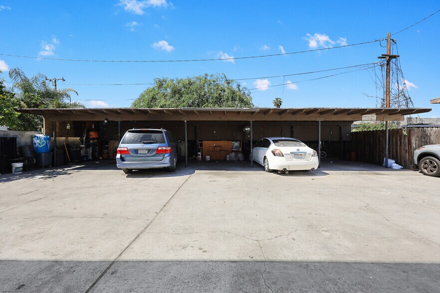 More Photos Of 5913 Greenwood Ave, Commerce Apartments For Sale