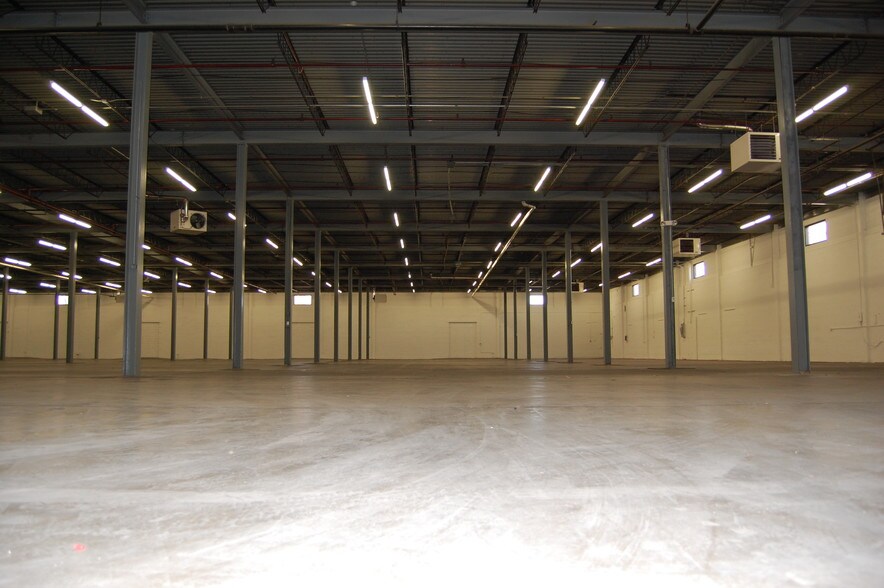 More Photos Of 15 Division St, Fairview Warehouse For Lease