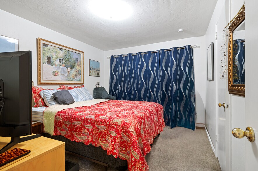 More Photos Of 1014 SW 154th St, Burien Apartments For Sale