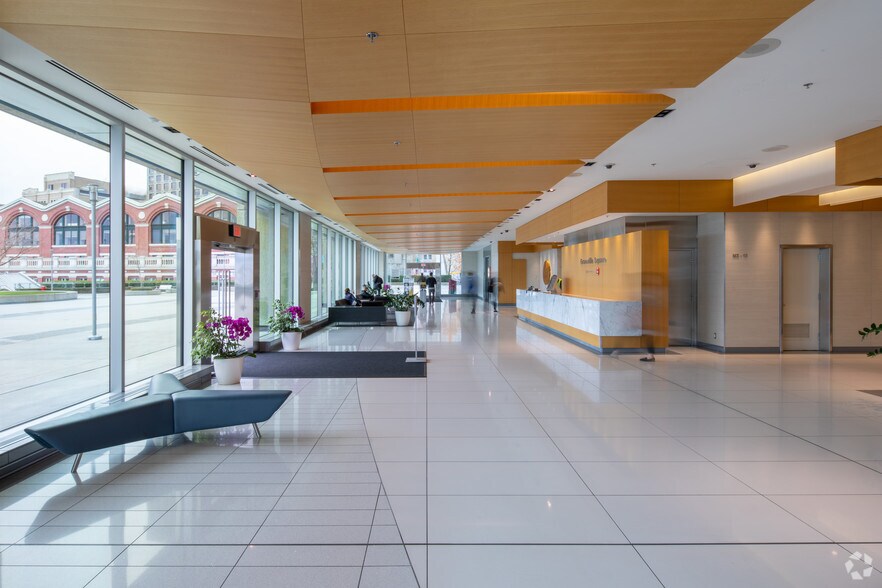 More Photos Of 200 Granville St, Vancouver Office For Sale