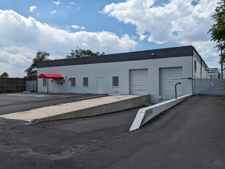 More Photos Of 4575 Joliet St, Denver Warehouse For Lease