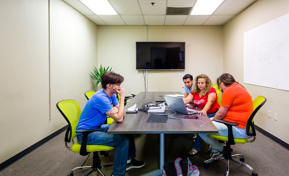 More Photos Of 5301 Polk St, Houston Warehouse For Lease