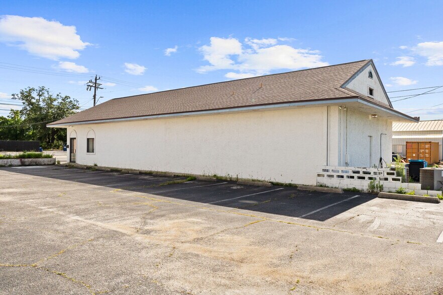 More Photos Of 215 W 6th St, Panama City Medical For Lease