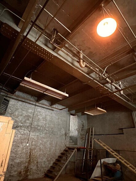 More Photos Of 1032-1038 12th Ave, Grafton Flex For Lease