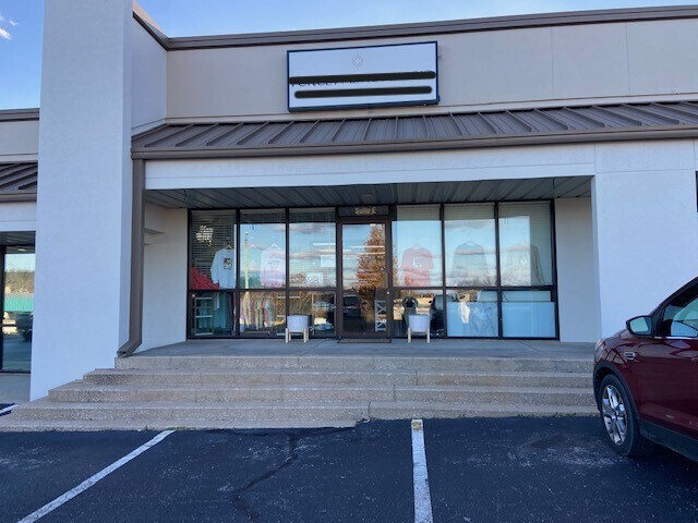 More Photos Of 162 Industrial Park Dr, Hollister General Retail For Lease