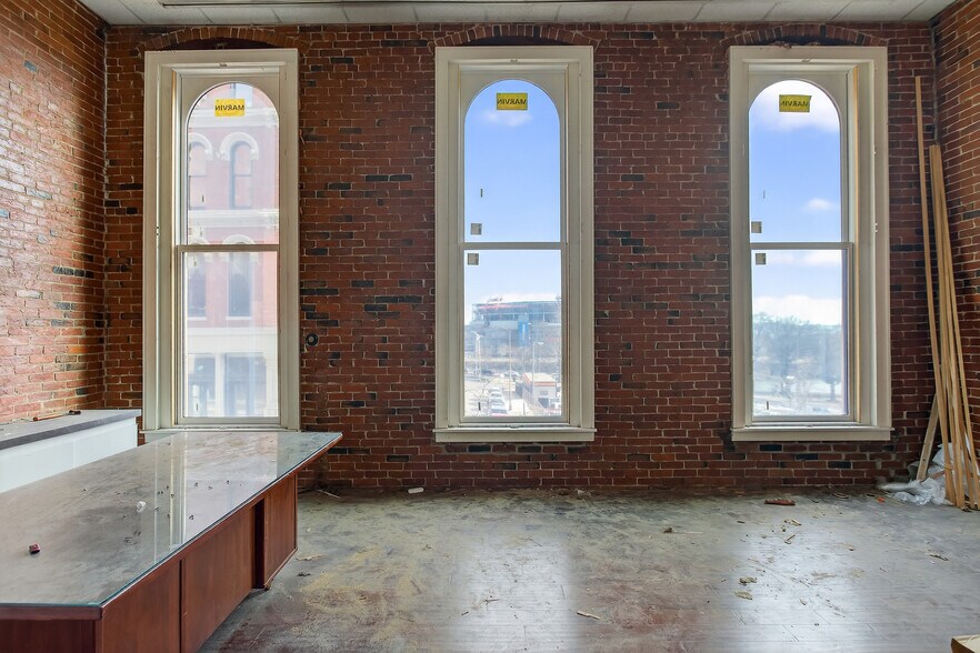 More Photos Of 215 2nd Ave N, Nashville Office For Sale
