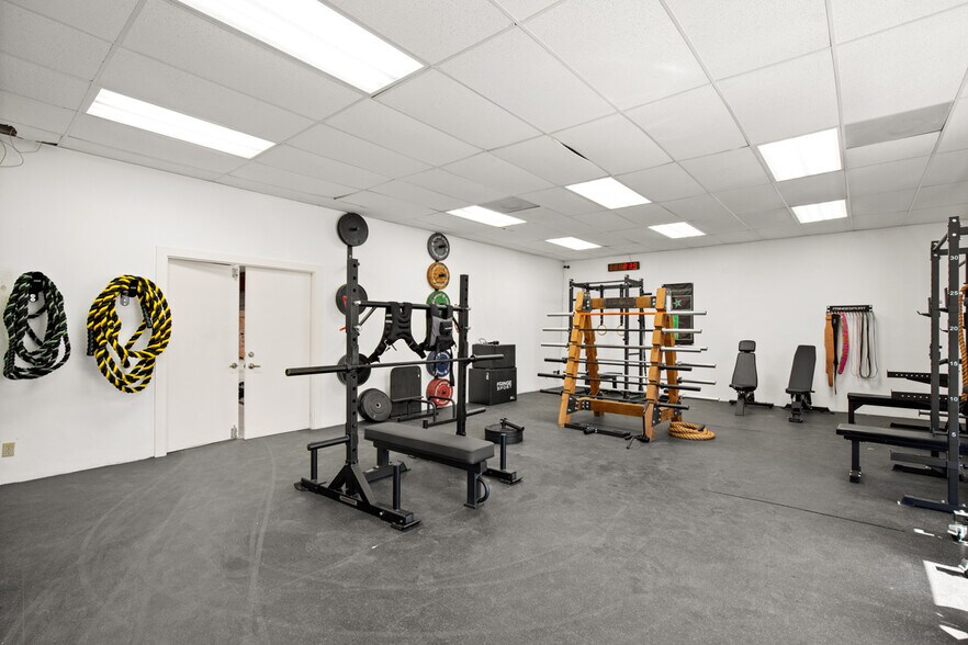 More Photos Of 9300 Brown Ln, Austin Warehouse For Lease