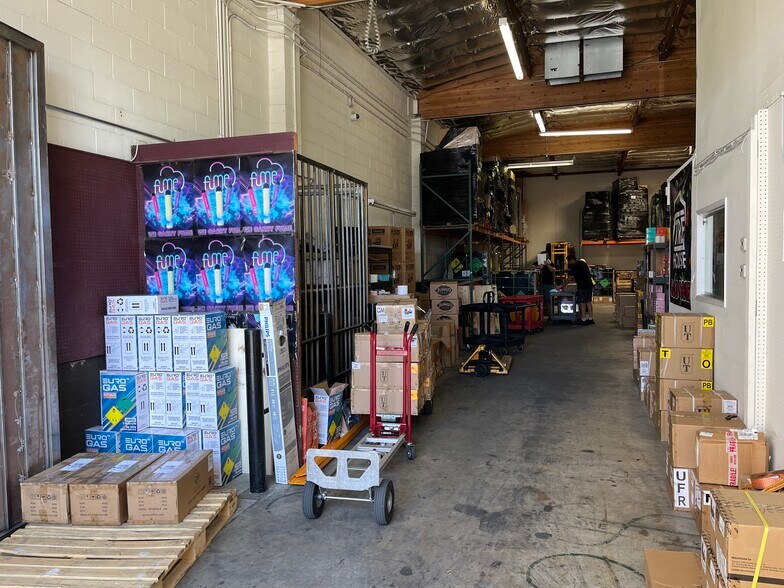 More Photos Of 18307 Napa St, Northridge Warehouse For Lease