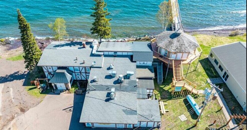 More Photos Of 77 Brockway Ave, Copper Harbor Restaurant For Sale