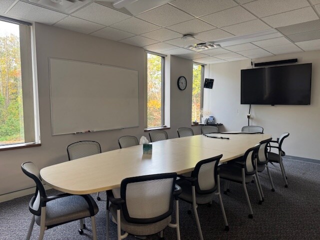 More Photos Of 140 Kennedy Dr, South Burlington Office For Lease