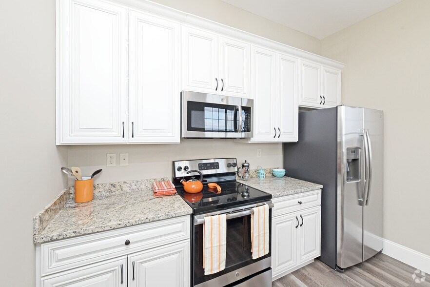 More Photos Of 99 Main St, Warren Apartments For Lease