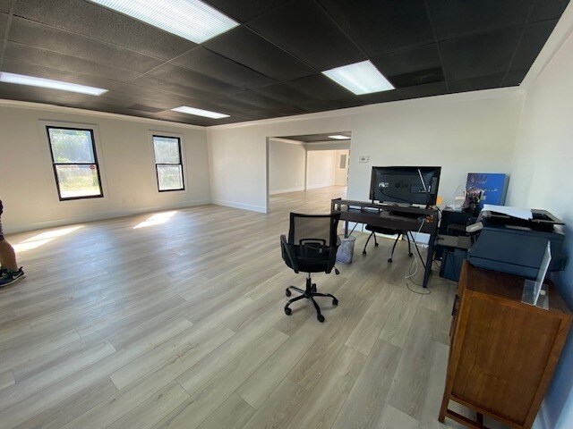 More Photos Of 3440 E Broad St, Statesville Office For Lease