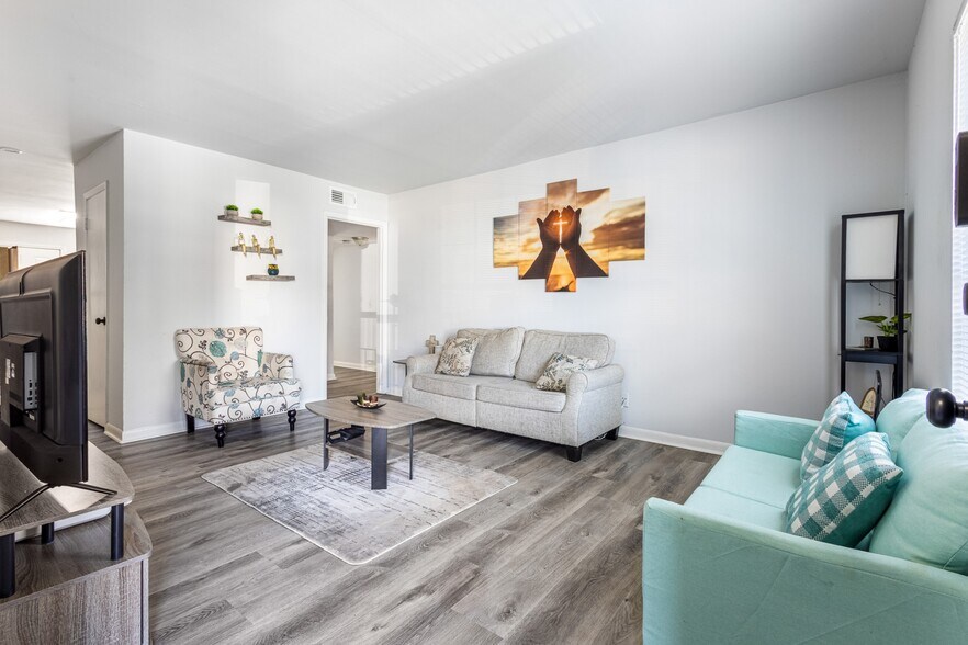 More Photos Of 1204-1216 Lakeview Dr NW, Conyers Apartments For Sale