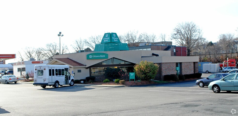 More Photos Of 725-729 William T Morrissey Blvd, Dorchester Unknown For Lease