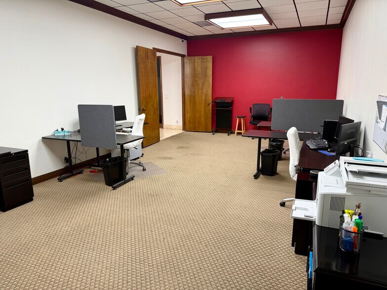 More Photos Of 1881-1893 Knoll Dr, Ventura Office For Sale