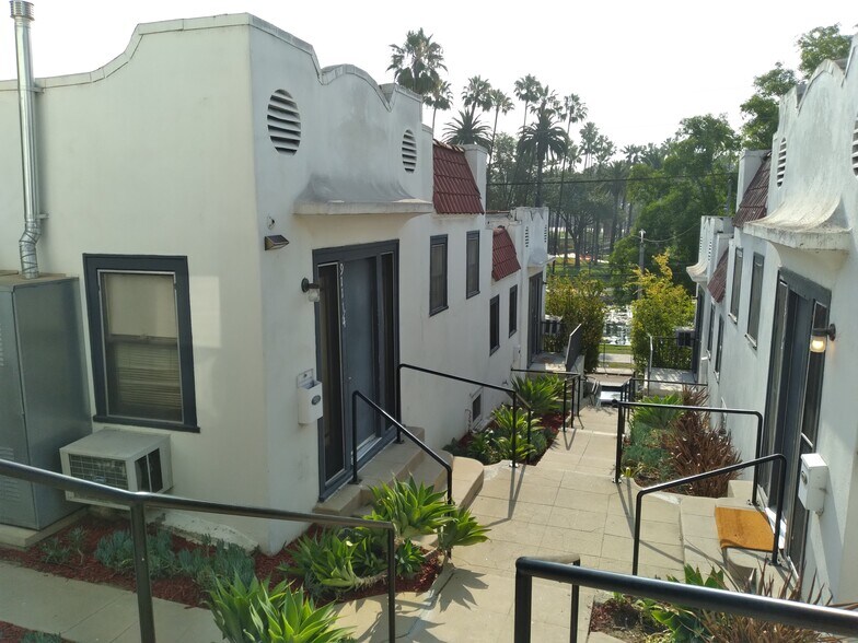 More Photos Of 907-909 Glendale Blvd, Los Angeles Apartments For Sale