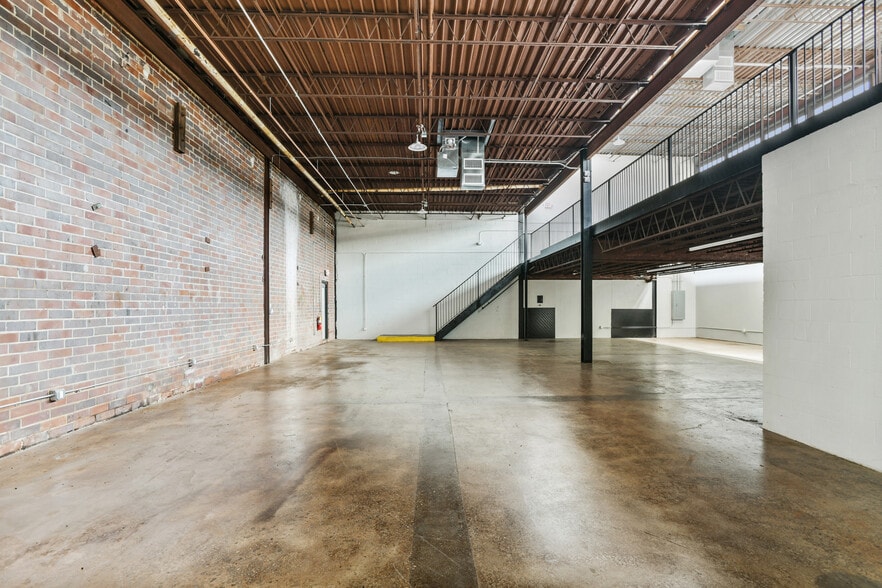 More Photos Of 1429 Fairmont Ave NW, Atlanta Flex For Lease