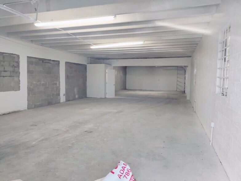 More Photos Of 2130 SW 56th Ter, West Park Warehouse For Lease