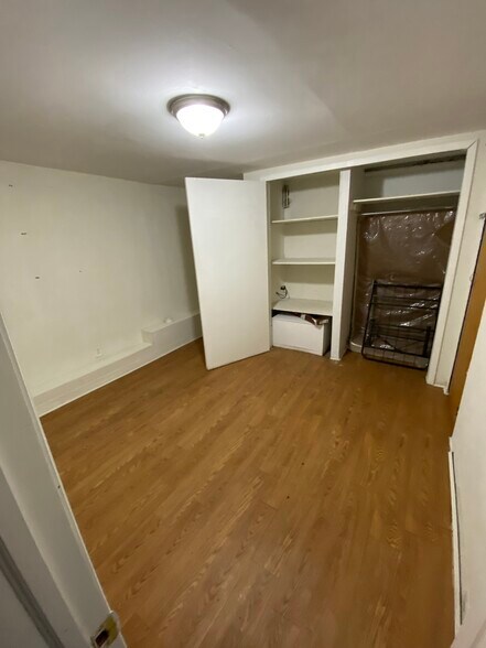 More Photos Of 527 W 48th St, New York Apartments For Lease