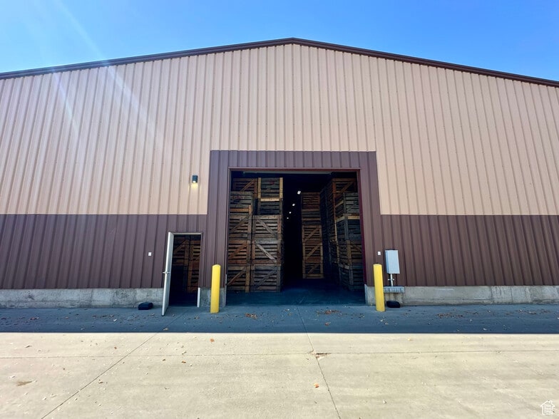 More Photos Of 848 S 2000 W, Syracuse Unknown For Lease