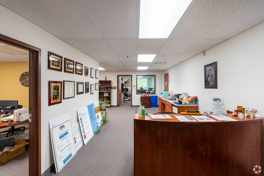 More Photos Of 28 Lord Rd, Marlborough Office For Lease