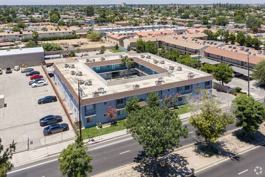 More Photos Of 3143 S H St, Bakersfield Apartments For Sale