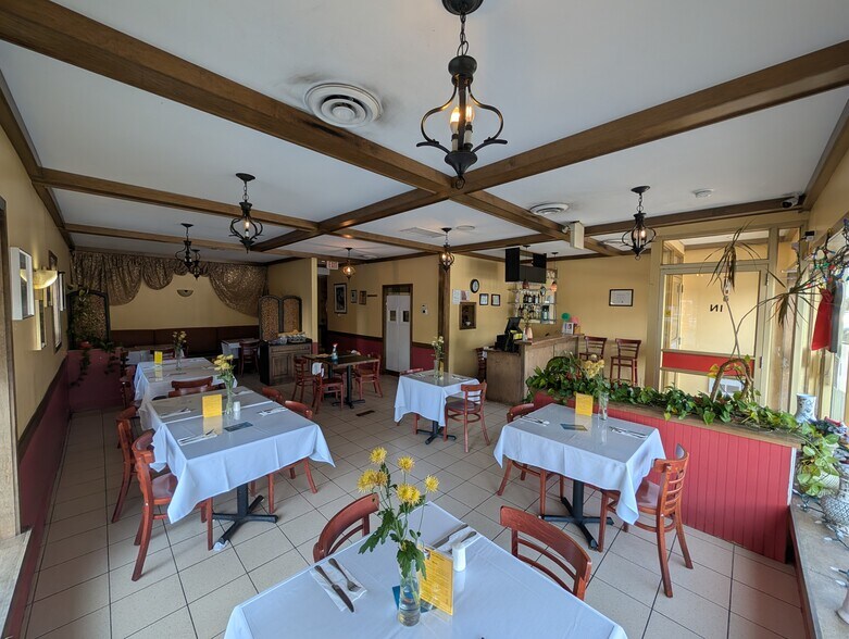 More Photos Of 917 Richmond Rd, Ottawa Restaurant For Lease