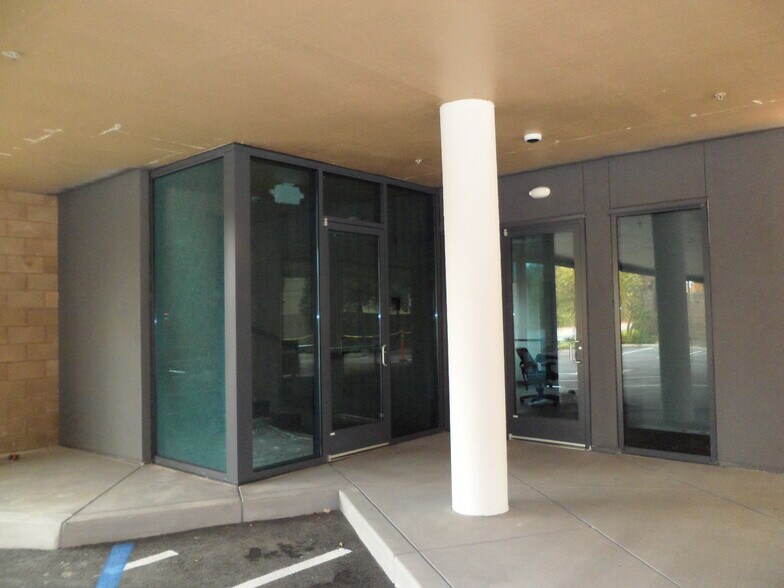 More Photos Of 102 Persian Dr, Sunnyvale Office For Lease