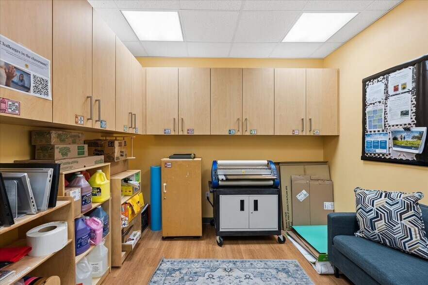 More Photos Of 443 W Lowell Ave, Haverhill Office For Sale