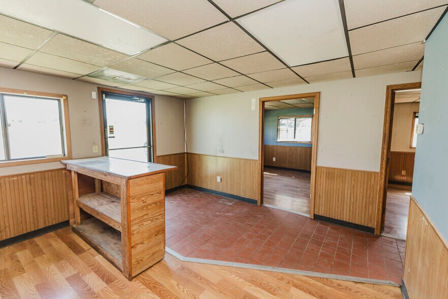 More Photos Of 3315 Central Ave, Winfield Warehouse For Sale
