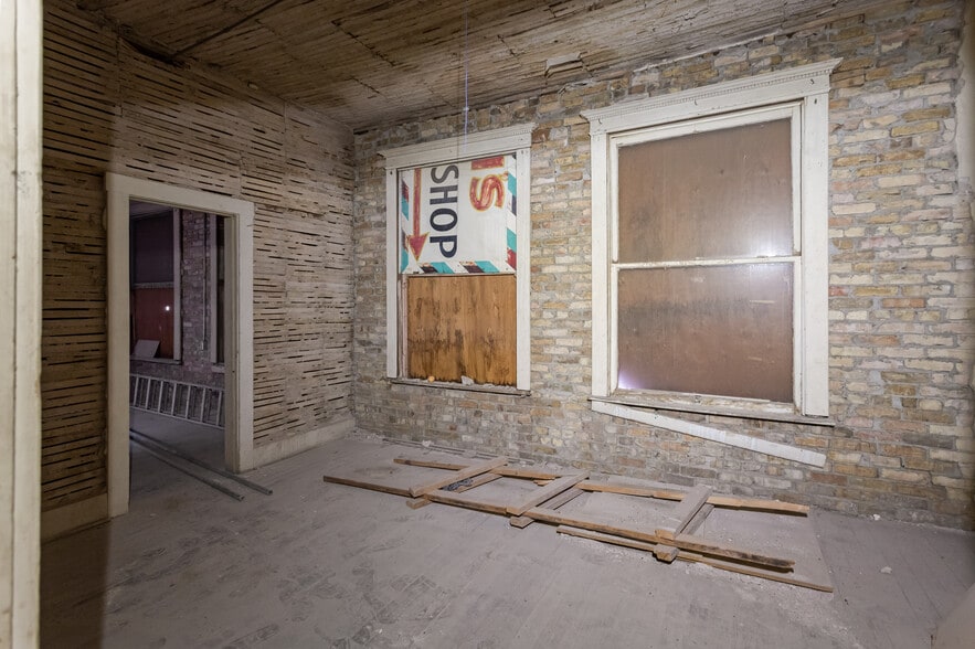 More Photos Of 844-846 N G Ave, Douglas Storefront Retail Residential For Sale