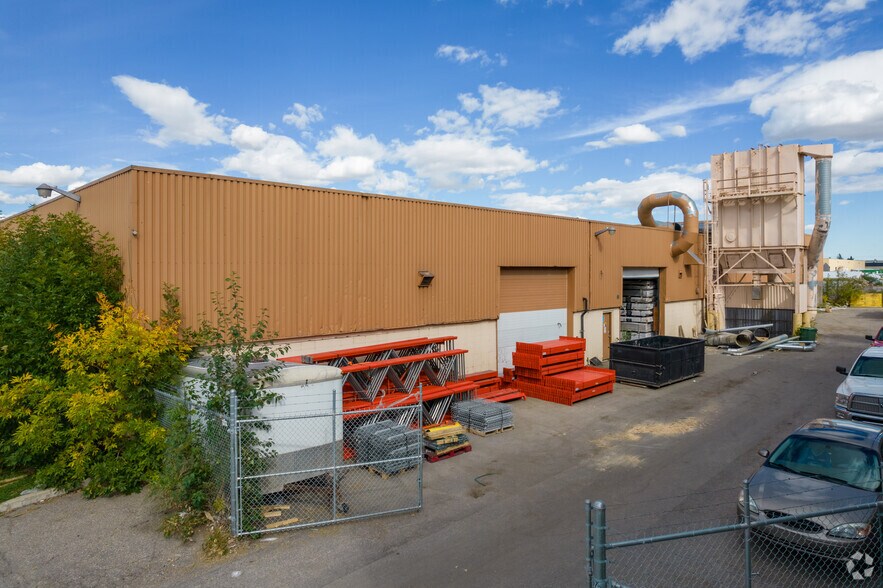 More Photos Of 4115 72nd Ave SE, Calgary Warehouse For Lease