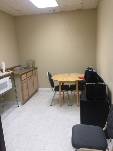 More Photos Of 2555 Lincoln Hwy, Olympia Fields Medical For Lease