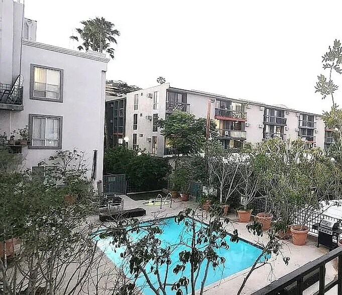 More Photos Of 884 Palm Ave, West Hollywood Apartments For Sale