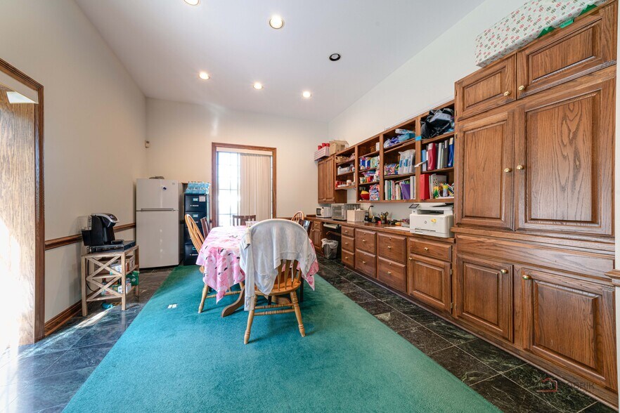 More Photos Of 1017-1019 W Park Ave, Libertyville Medical For Sale