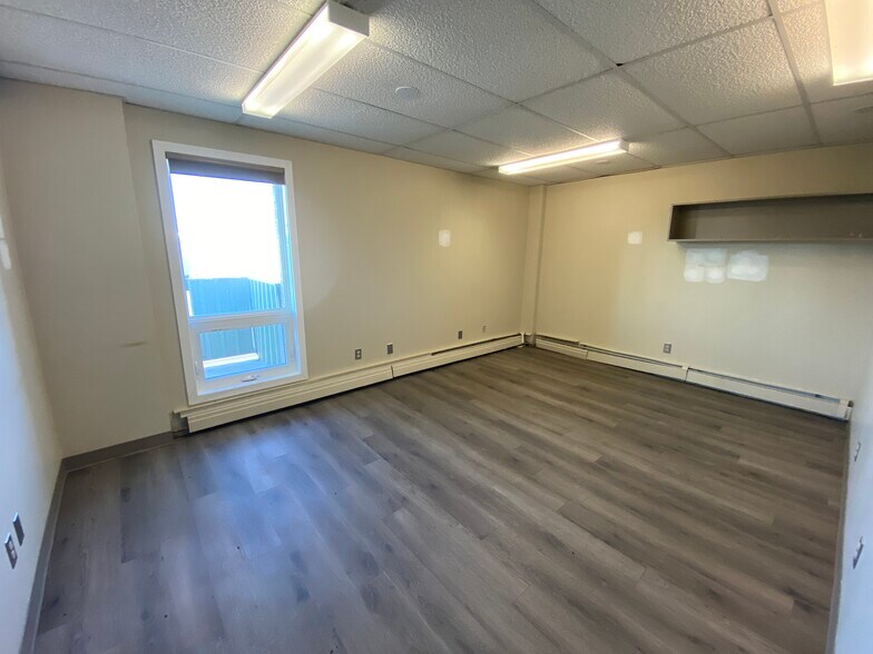 More Photos Of 3939 50A Ave, Red Deer Medical For Lease
