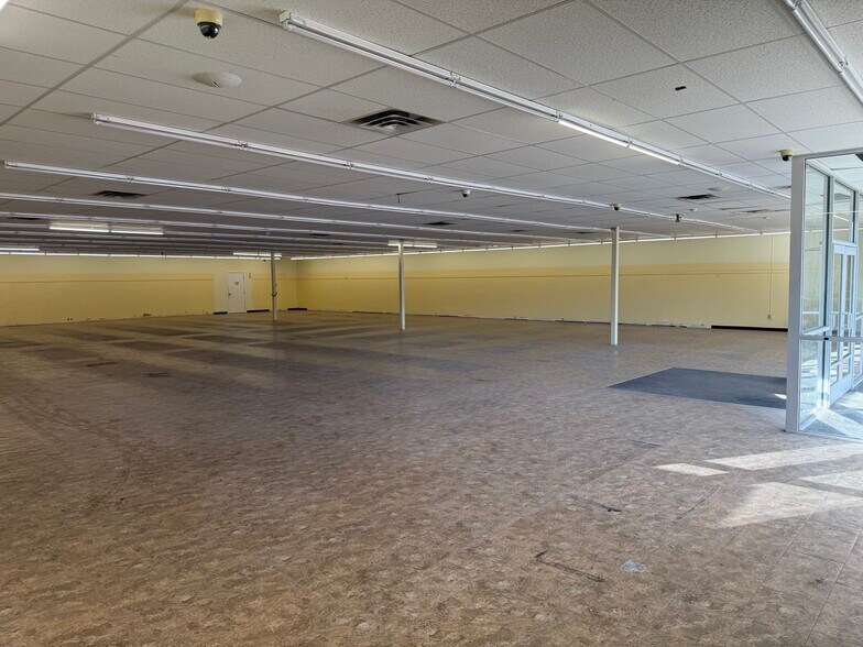 More Photos Of 110 W South St, Groton Freestanding For Sale