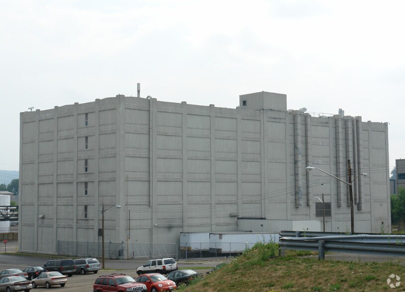 Primary Photo Of 1101 Clark St, Endicott Manufacturing For Lease