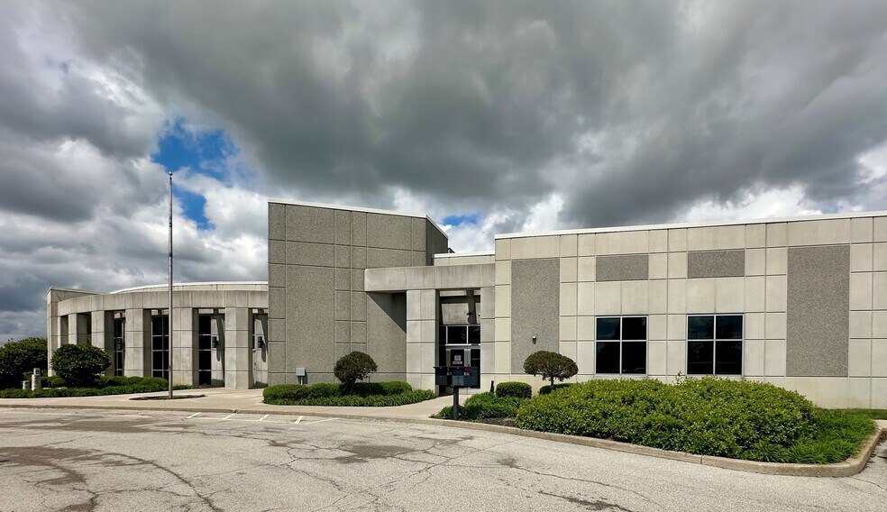 Primary Photo Of 14450 Getz Rd, Noblesville Medical For Sale