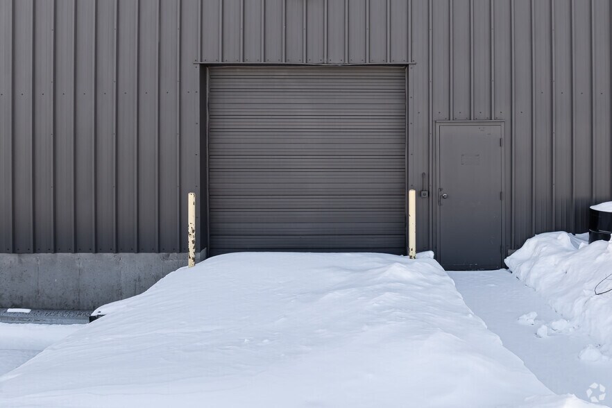 More Photos Of 198-202 Benton Dr, East Longmeadow Warehouse For Lease